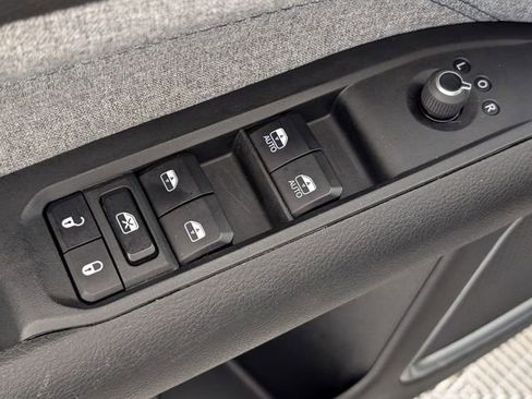 Used 2024 Jeep Compass Latitude AWD/4WD image 6
