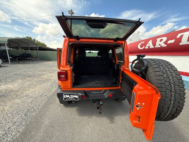 Used 2018 Jeep Wrangler Unlimited Sahara w/ Safety Group AWD/4WD image 18