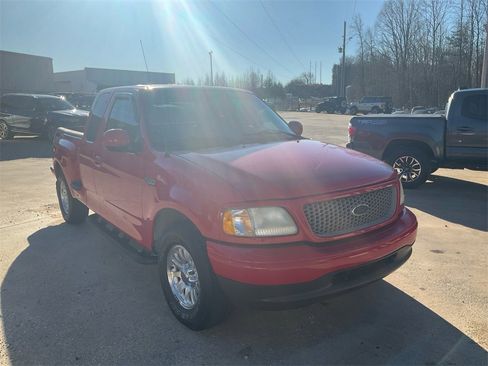 Used 2003 Ford F150 XLT image 3