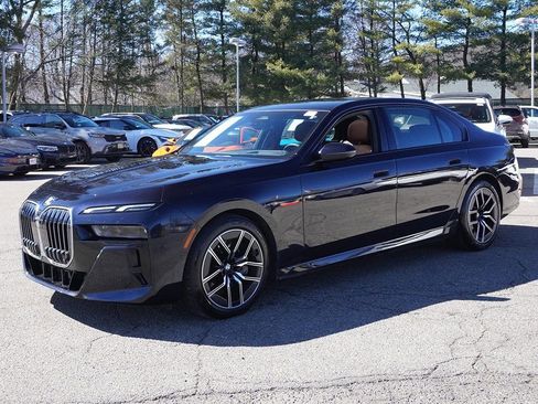 Used 2023 BMW 760i xDrive AWD/4WD image 9