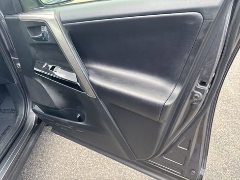 Used 2018 Toyota RAV4 Limited w/ Protection Package AWD/4WD image 17