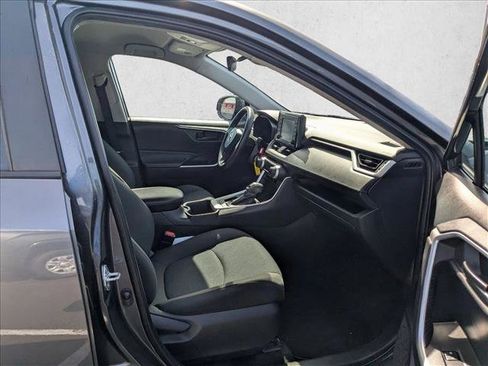 Used 2022 Toyota RAV4 LE FWD image 25