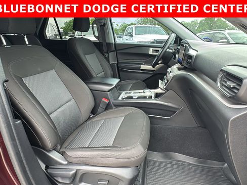 Used 2023 Ford Explorer XLT image 31