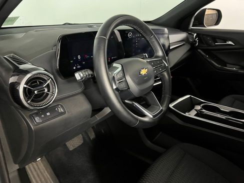 Used 2025 Chevrolet Equinox LT image 20