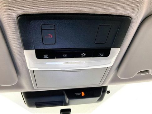 Used 2022 Mitsubishi Outlander SE image 38