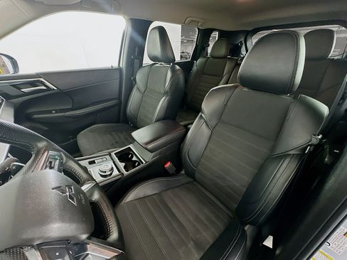 Used 2024 Mitsubishi Outlander SE image 13