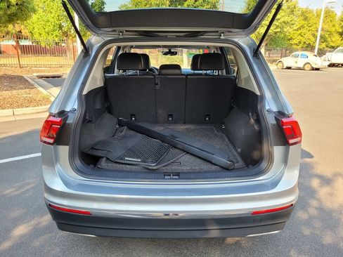 Used 2021 Volkswagen Tiguan SE w/ Panoramic Sunroof Package AWD/4WD image 27