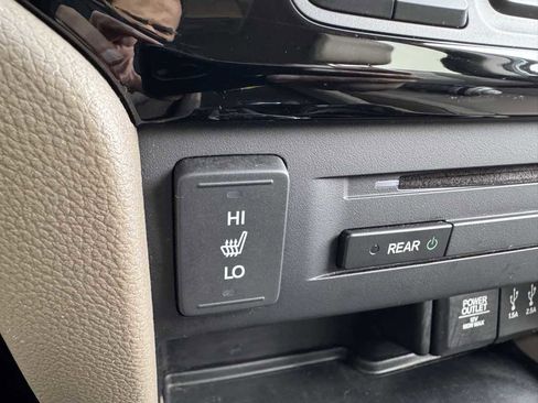 Used 2016 Honda Pilot Touring image 33