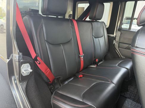 Used 2017 Jeep Wrangler Unlimited Rubicon AWD/4WD image 20