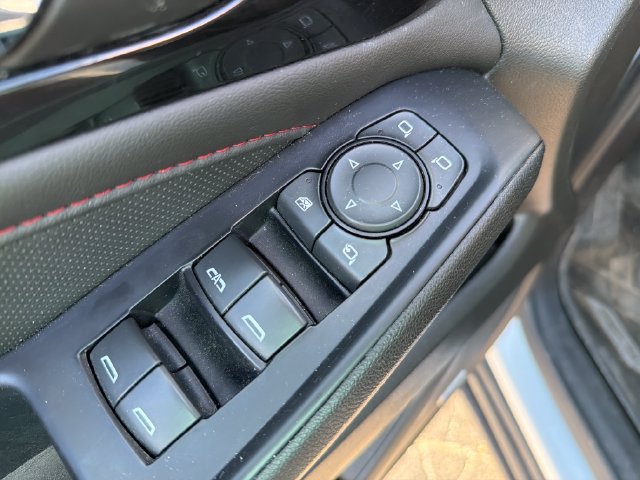 Used 2022 Chevrolet Traverse RS w/ LPO, Floor Liner Package FWD image 15