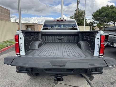 New 2026 Chevrolet Silverado 2500 ZR2 w/ ZR2 Bison Edition image 9
