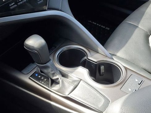 Used 2024 Toyota Camry SE image 29