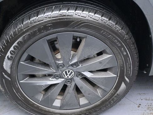 Used 2022 Volkswagen Taos S w/ IQ Drive S Package image 40