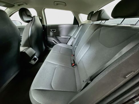 Used 2025 Kia K4 FWD image 26