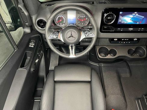 Used 2026 Mercedes-Benz Sprinter 2500 image 39