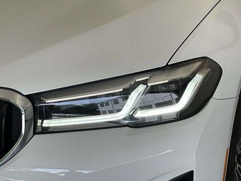 Used 2022 BMW 530i xDrive w/ Premium Package AWD/4WD image 10