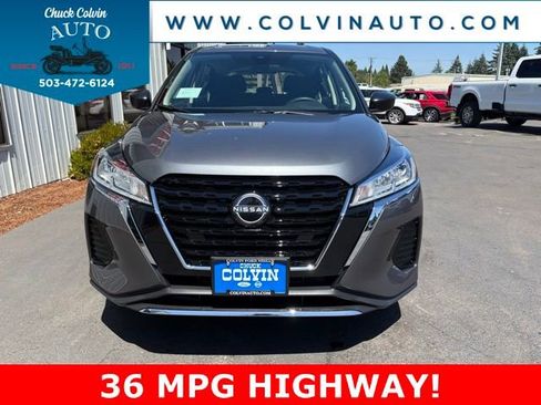 New 2025 Nissan Kicks Play S image 3