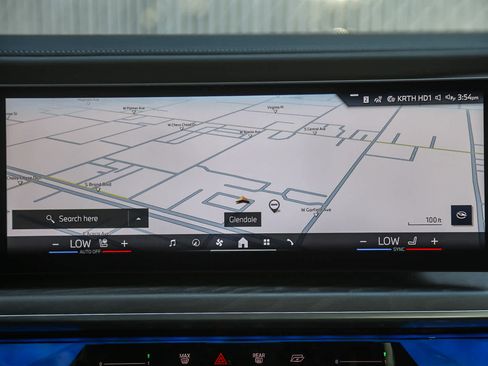 Used 2025 BMW 750e xDrive w/ Premium Package image 11