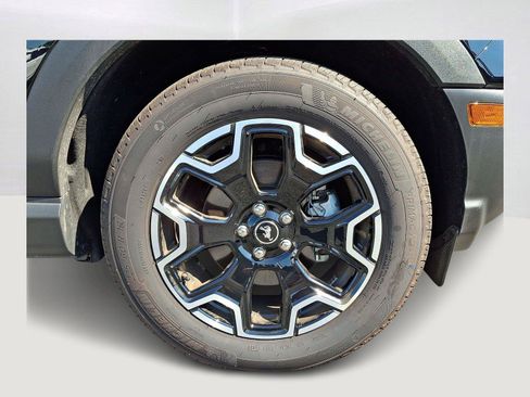 Used 2025 Ford Bronco Sport Outer Banks w/ Outer Banks Tech Package+ AWD/4WD image 8