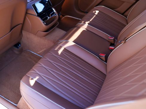 Used 2021 Bentley Flying Spur W12 image 12