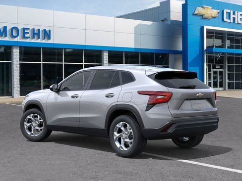 New 2026 Chevrolet Trax LS w/ LS Convenience Package FWD image 3
