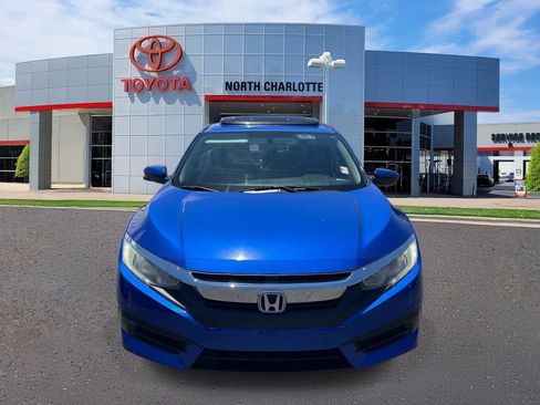 Used 2018 Honda Civic EX image 2