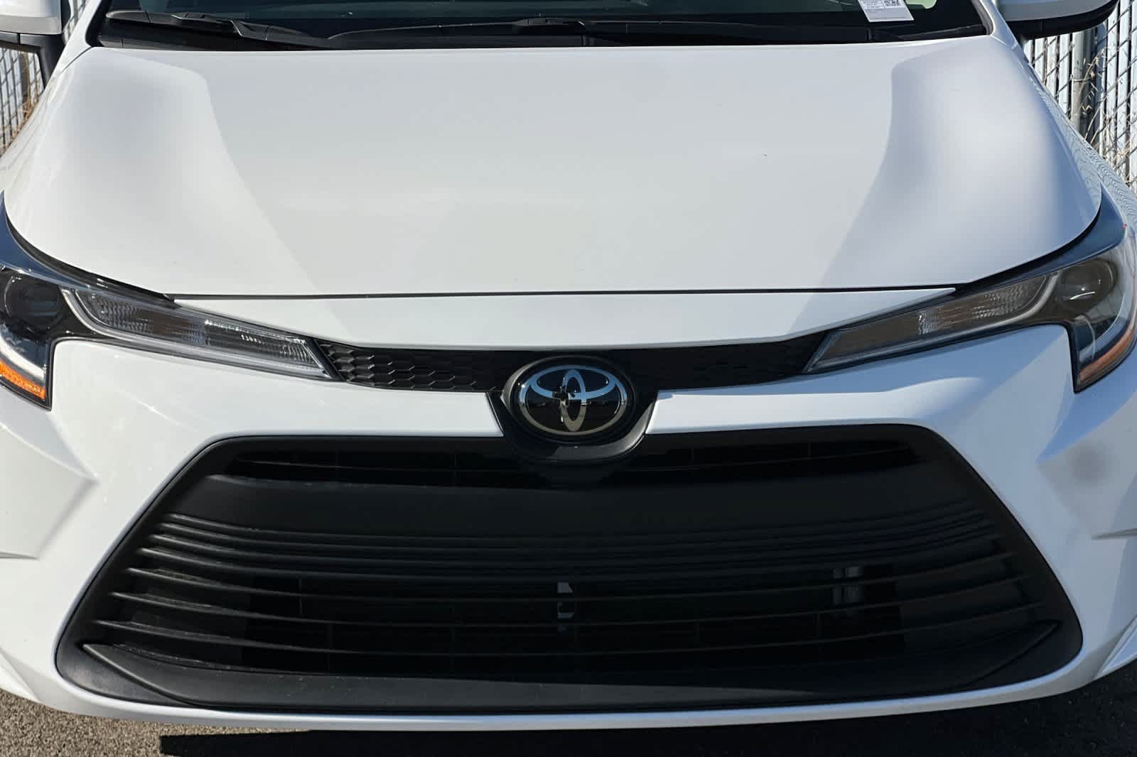 Certified 2025 Toyota Corolla LE FWD image 15