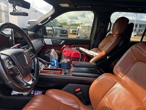 Used 2020 Lincoln Navigator L Reserve w/ Equipment Group 208A Reserve AWD/4WD image 18