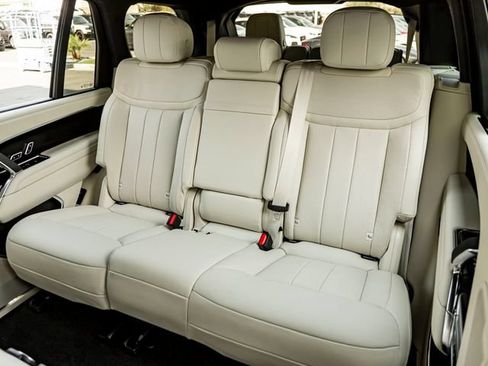 New 2026 Land Rover Range Rover Long Wheelbase SE AWD/4WD image 27