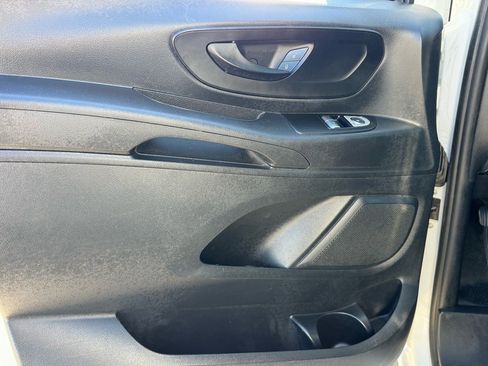 Used 2020 Mercedes-Benz Metris image 14