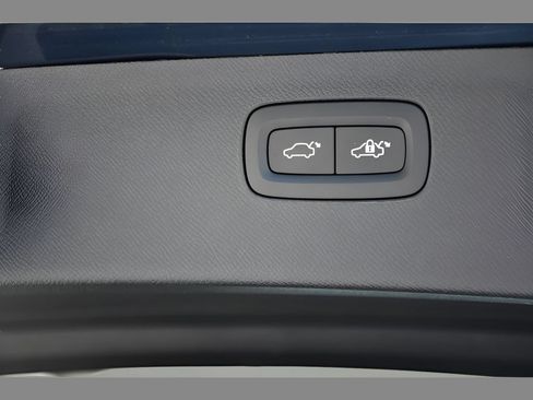 Certified 2024 Volvo XC90 B6 Ultimate w/ Protection Package Premier AWD/4WD image 27