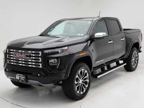 Used 2023 GMC Canyon Denali image 5