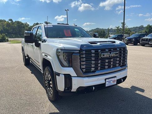 Used 2025 GMC Sierra 3500 Denali Ultimate AWD/4WD image 6