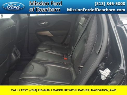 Used 2018 Jeep Cherokee Overland AWD/4WD image 3