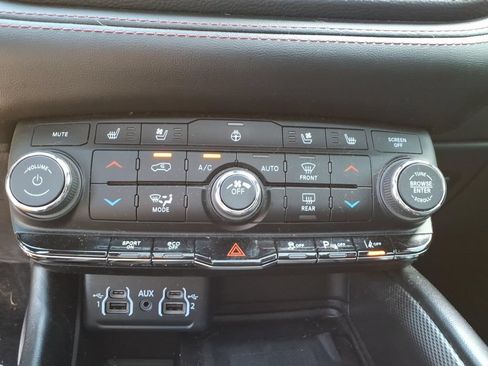 Used 2021 Dodge Durango R/T w/ Technology Group AWD/4WD image 21