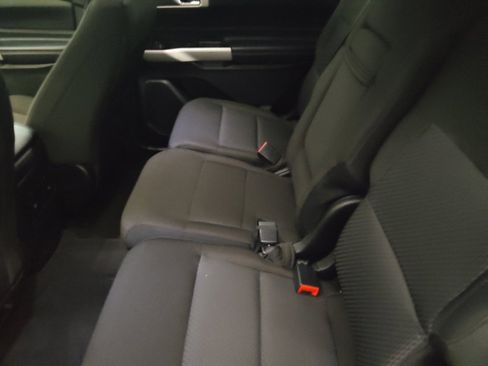 Used 2022 Ford Explorer XLT RWD image 18
