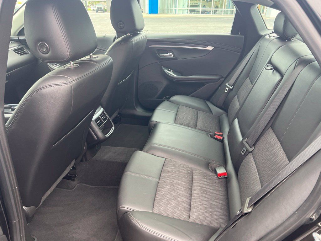 Used 2018 Chevrolet Impala LT FWD image 22