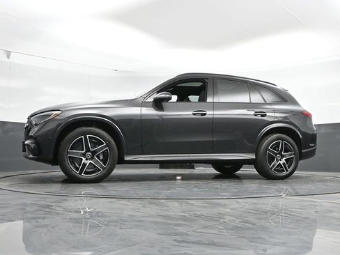Used 2025 Mercedes-Benz GLC 300 4MATIC image 50