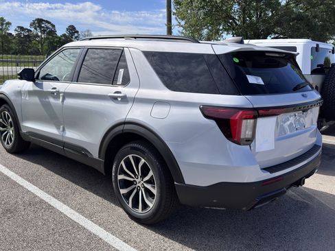 New 2026 Ford Explorer ST-Line RWD image 5
