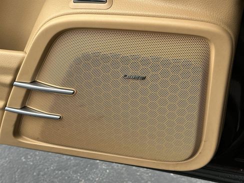 Used 2017 Porsche Cayenne S image 31