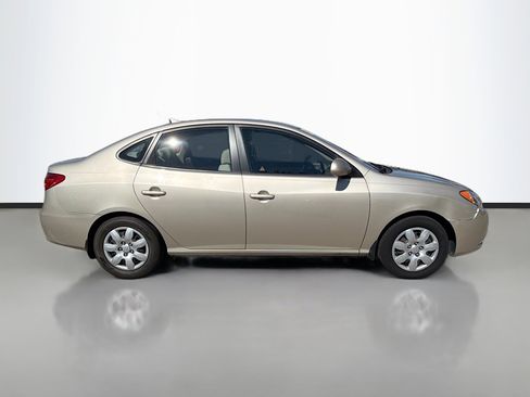 Used 2009 Hyundai Elantra GLS image 2