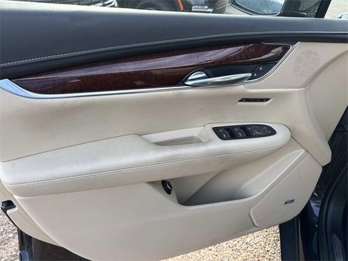 Used 2018 Cadillac XT5 Luxury image 25