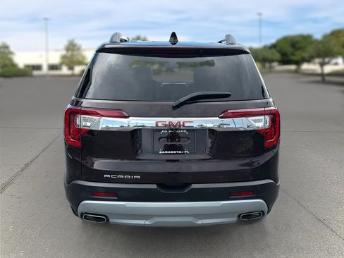Used 2021 GMC Acadia SLT w/ Technology Package FWD image 6