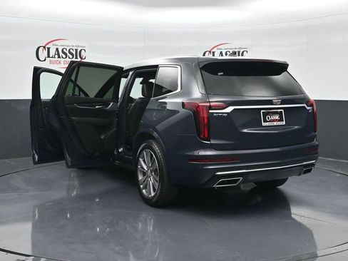 Used 2025 Cadillac XT6 Premium Luxury image 34