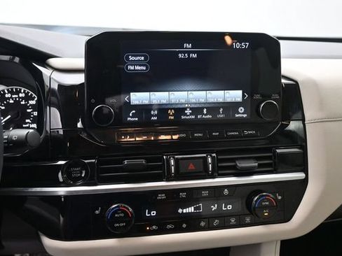 Used 2025 Nissan Pathfinder SL FWD image 47