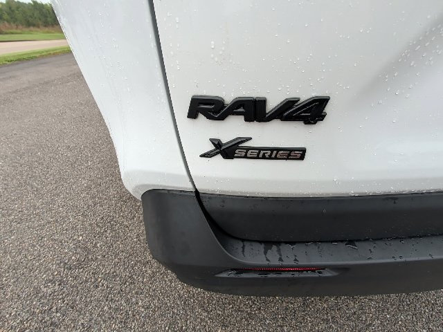 Used 2024 Toyota RAV4 LE FWD image 8