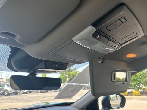 Used 2023 Nissan Rogue SV AWD/4WD image 13