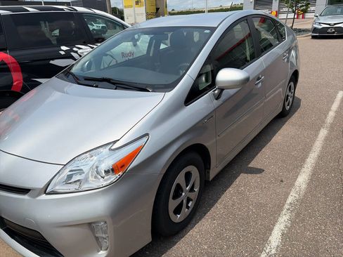 Used 2012 Toyota Prius Three w/ Preferred Accessory Pkg FWD image 3