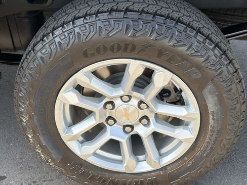 Certified 2023 Chevrolet Silverado 1500 LT AWD/4WD image 11