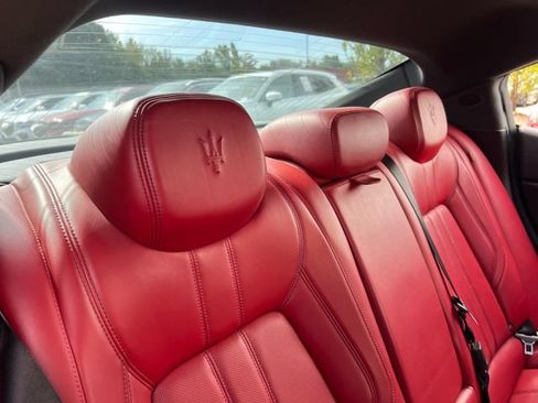 Used 2019 Maserati Ghibli GranSport RWD image 29
